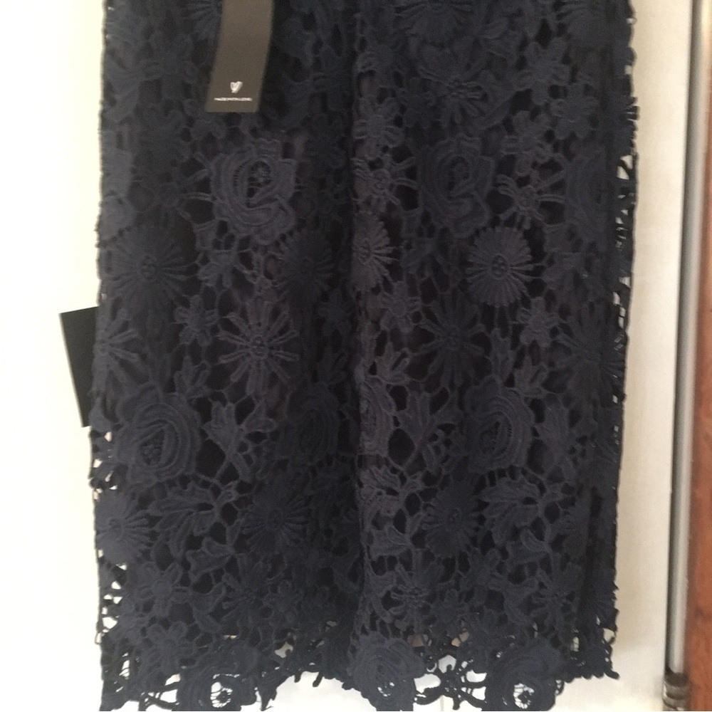 SALE!! 2X Host pick 🎉NWT Lulu’s Romance language backless lace dress - Picture 13 of 16